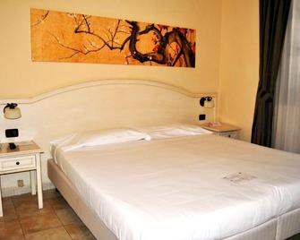 Hotel Sextum - Bientina - Bedroom