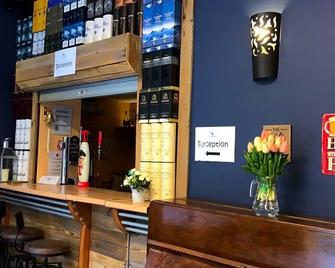 Loch Ness Backpackers Lodge - Inverness - Bar