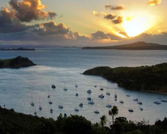 Palm Beach Bungalows - Oneroa - Beach