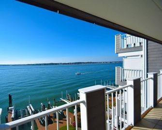 Harbour Island 304k 2 Bedroom Condo by RedAwning - Ocean City - Ban công