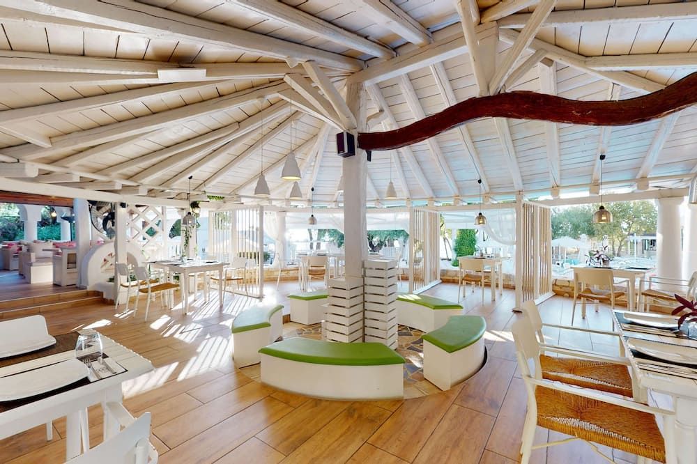 ايكروتل أثينا بالاس آند ريزيدنس