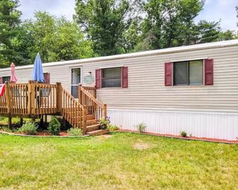 Full Moon Cabin - Arkdale - Edificio