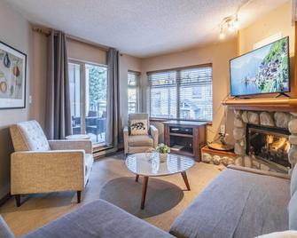 Lake Placid Lodge by Elevate Vacations - Whistler - Soggiorno