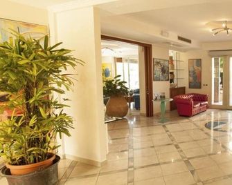 Residence Torre del Mar - Alba Adriatica - Lobby