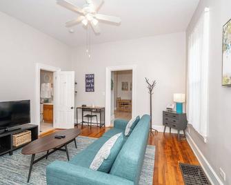 Hackberry Retreat 1 | Close to Downtown - Cincinnati - Sala
