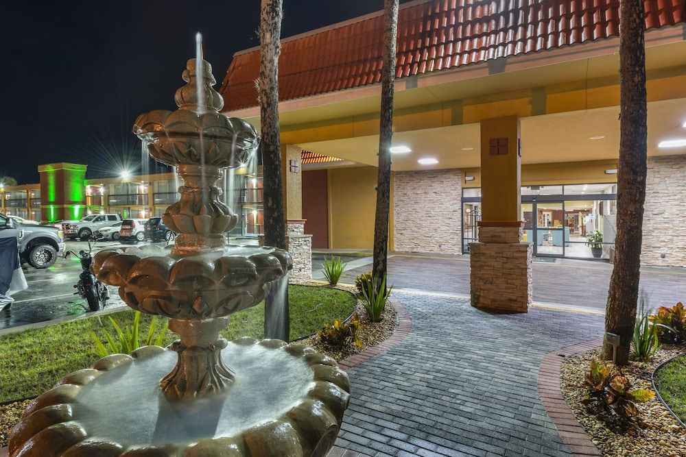 Quality Inn and Suites Palatka Riverfront - Palatka - Vista del exterior