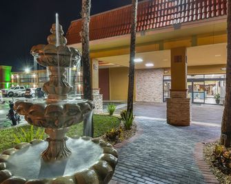 Quality Inn and Suites Palatka Riverfront - Palatka - Venkovní prostory