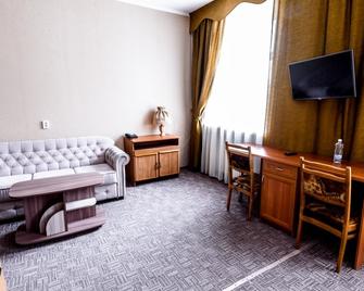 Hotel Tsentralnaya - Kursk - Sala de estar