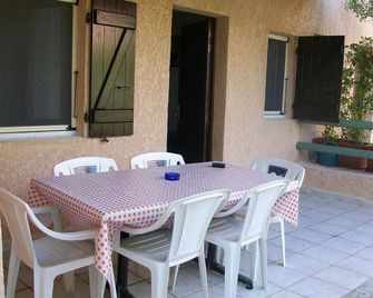 Renting an apartment T3 located in a quiet area of Cargese - Cargèse - Patio