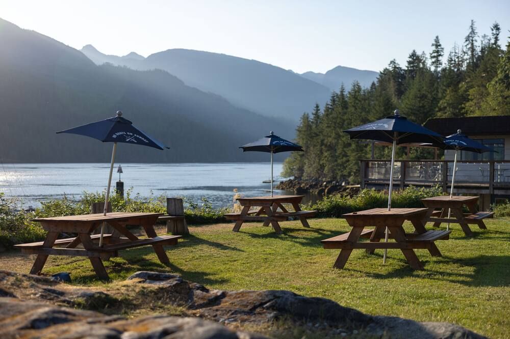 Backeddy Resort And Marina - אגמונט - פטיו