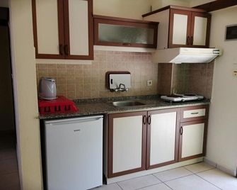 Oya Apartments - Kusadasi - Cuisine