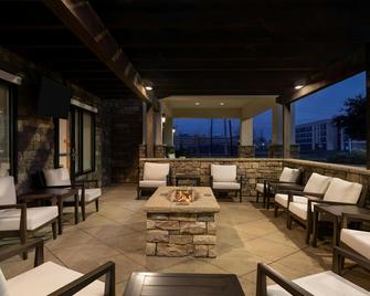 TownePlace Suites by Marriott Alexandria - Alexandria - Patio