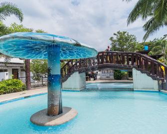 Quezon Premier Hotel Candelaria - Candelaria - Pool