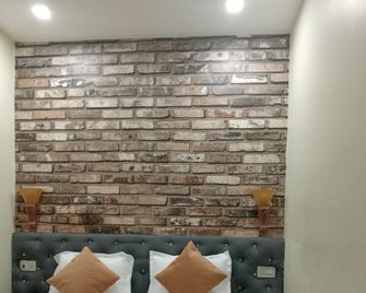 The Elephant Hotel - Rohtak - Bedroom