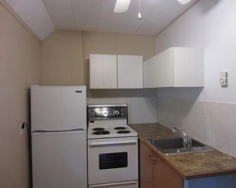 Balm Beach Resort And Motel - Penetanguishene - Cocina