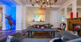 The Exhibitionist Hotel - London - Living room