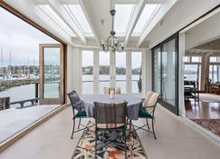 Fabulous Ferryboat on San Francisco Bay - Sausalito - Dining room