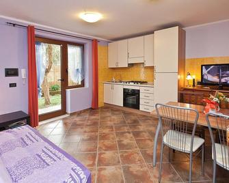 Apartment with garden near the beach in Toscolano Maderno Lake Garda - 托斯科拉諾-馬德爾諾 - 廚房