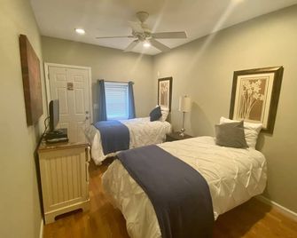 Vrbo Premier Host Listing 2br Ste-2 Houses To Beach &, Optional Pool Access - Seaside Heights - Bedroom