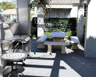 Lodge Bordeaux - פנגאראיי - פטיו