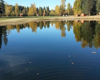 Wells Gray Golf Resort And RV Park - Clearwater - Outdoors view