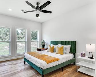 Gorgeous Harrison Getaway with Patio and Kayak! - Harrison - Sypialnia