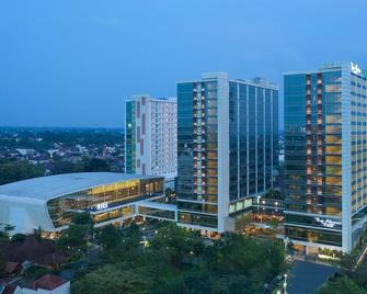 The Alana Yogyakarta Hotel and Convention Center - Yogyakarta - Edificio