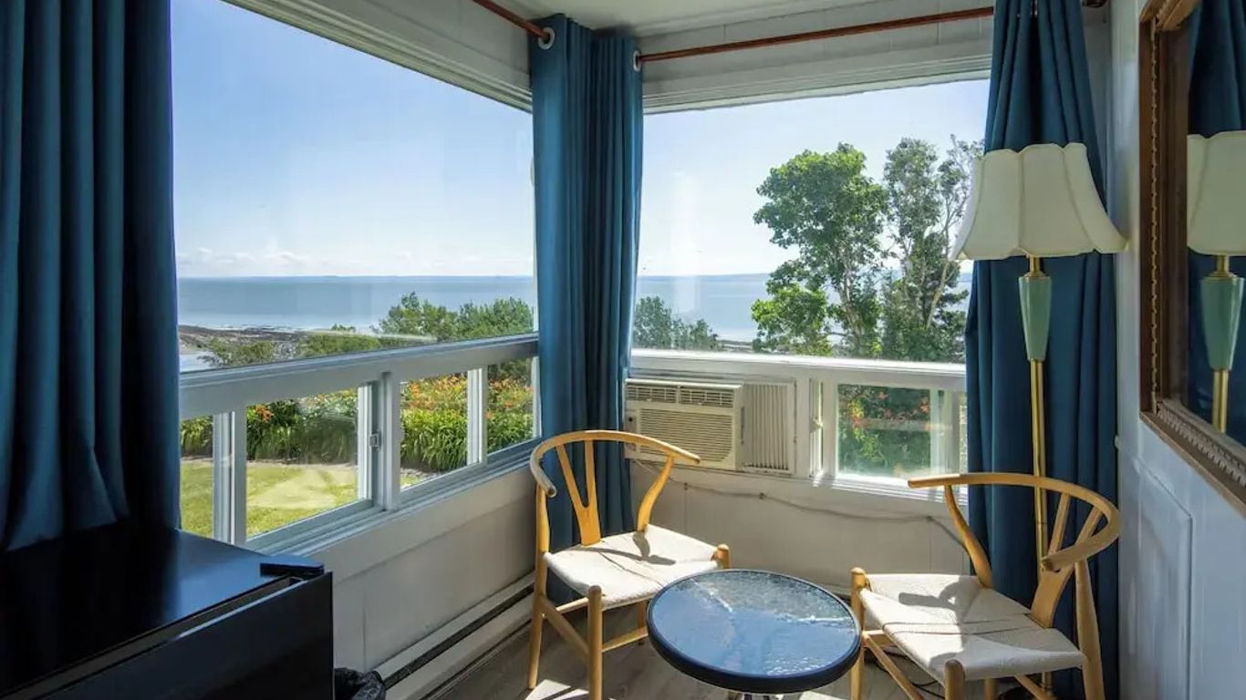 Hotel La Roche Pleureuse