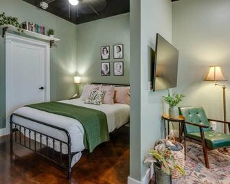 NEW Studio w 2 Queen Beds 7 mins to Broadway - Nashville - Bedroom