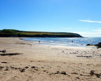 Amazing Sea Views, walk to the beach. Dog Friendly. - Milford Haven - Strand