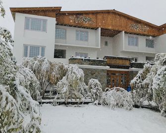 Hotel Baru La - Kargil - Edificio