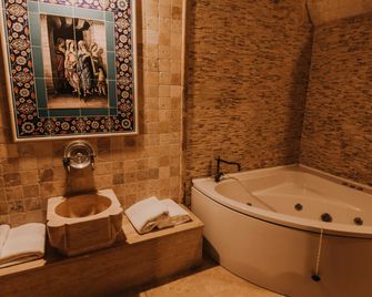 假日洞穴酒店 - 內夫瑟希爾 - 格雷梅