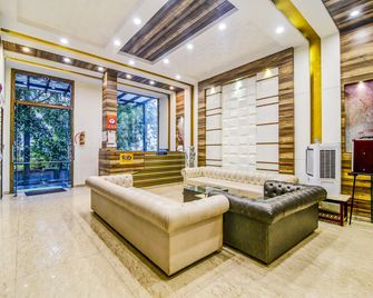 Fabhotel Prashant Deluxe - Indore - Lobby