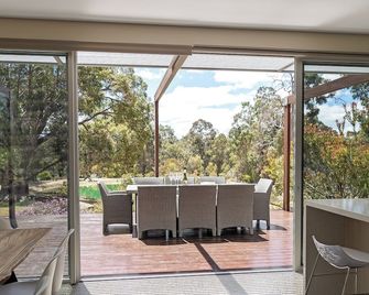 Hundred Acre Woodland Retreat - Wilyabrup - Balcony