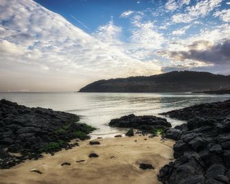 Saint Beach Hotel - Jeju City - Beach