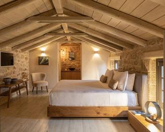 Korona Boutique Hotel - Oitylo - Habitación