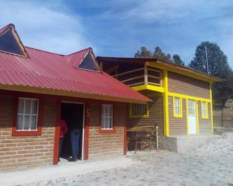 Cabañas Darely - Areponapuchic - Budova