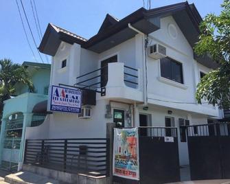 Aa Travellers Pad - Laoag - Edificio
