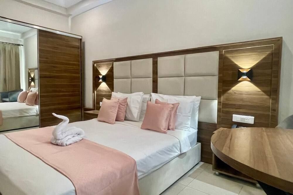Hôtel La Pivoine thumbnail 2