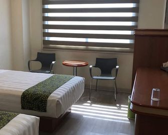 Hotel Aeropuerto - Mexico by - Soverom