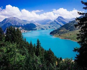 Large Apartment With Terrace In House In The Heart Of The Alps - Ugine - Playa