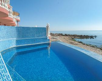 Sirius Beach Hotel & Spa - Святий Константин і Єлена - Басейн