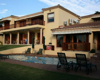 Villa Calla Bed and Breakfast - Umhlanga - Pool