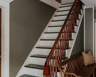 Book village Inn - Austen Room - Hobart - Escaleras