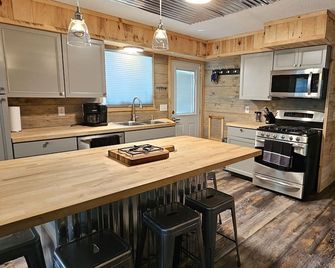 Cozy Cabin/Home with Pool Table 5 minutes from Chickamauga Lake - Dayton - Kuchyň
