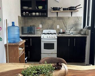 5 min from city center get away condo - Santa Cruz Huatulco - Kuchnia