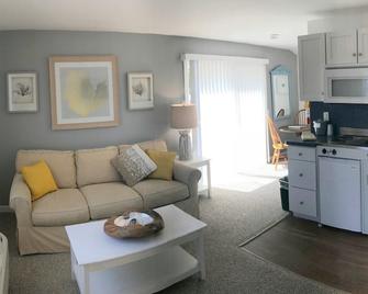 Craigville Beach Inn - סנטרוויל - סלון