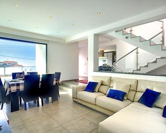 Villa Mar do Norte by MHM - Ponta Delgada - Living room