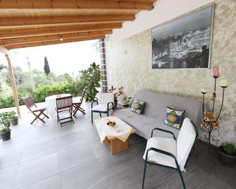 Hotel Erviliano - Borsh - Patio