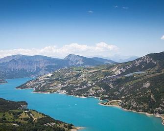 Mountain House Comfortable Panoramic Lake Serre Poncon - Saint-Apollinaire - Vista del exterior